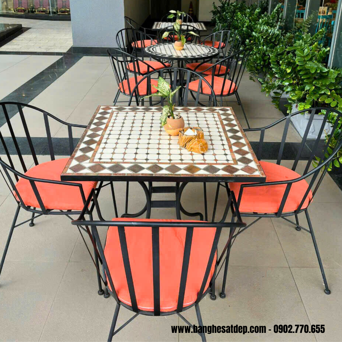 Bàn ghế sắt mỹ thuật bộ bàn tròn 4 ghế sắt mỹ thuật KH24-BG09 Bàn ghế sắt mỹ thuật bộ bàn tròn 4 ghế sắt mỹ thuật KH24-BG09