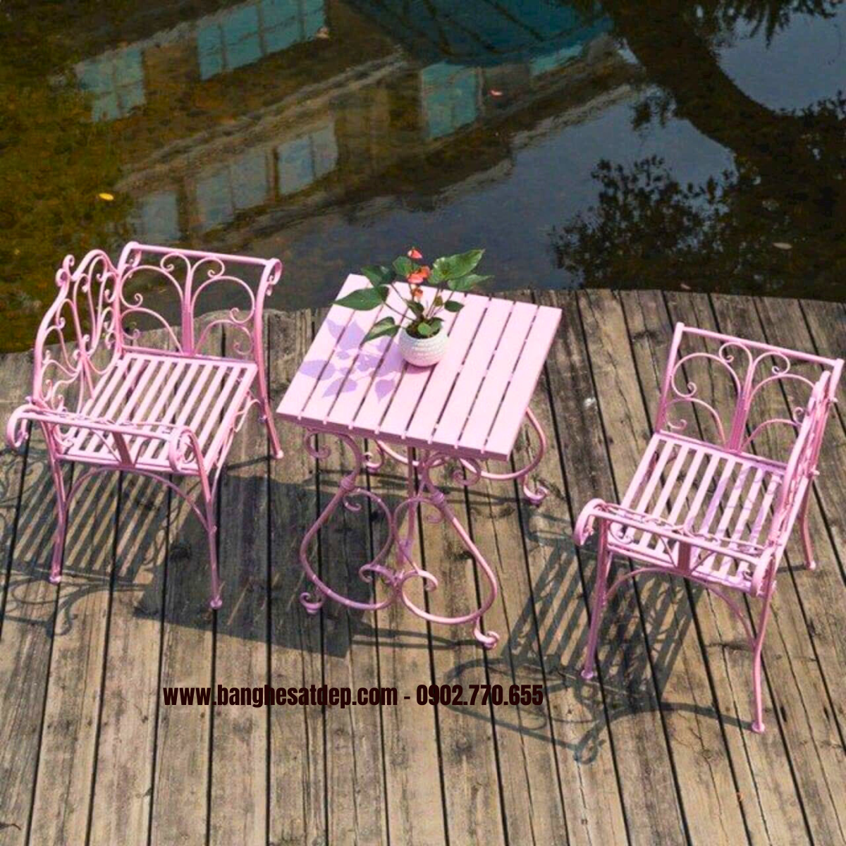 Mẫu bàn ghế sân vườn sắt rèn mỹ thuật được yêu thích nhất Mẫu bàn ghế sân vườn sắt rèn mỹ thuật được yêu thích nhất