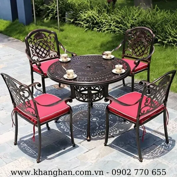 BỘ BÀN 4 GHẾ CHO SÂN VƯỜN BIỆT THỰ ĐẸP