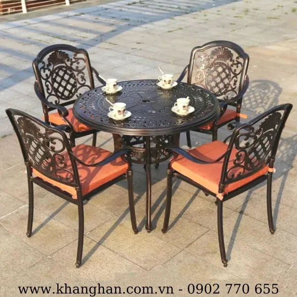 BỘ BÀN 4 GHẾ CHO SÂN VƯỜN BIỆT THỰ ĐẸP