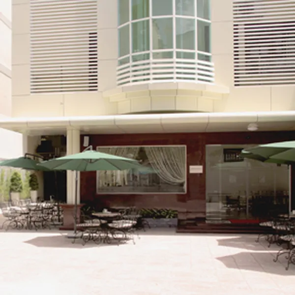 Bàn Ghế Sắt Rèn Nghệ Thuật Cho  Nhà Hàng Khách Sạn MeKong 9 Sài Gòn