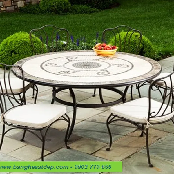 Bàn ghế sắt rèn nghệ thuật đẹp, sang trọng cho nhà nhà đón xuân mới