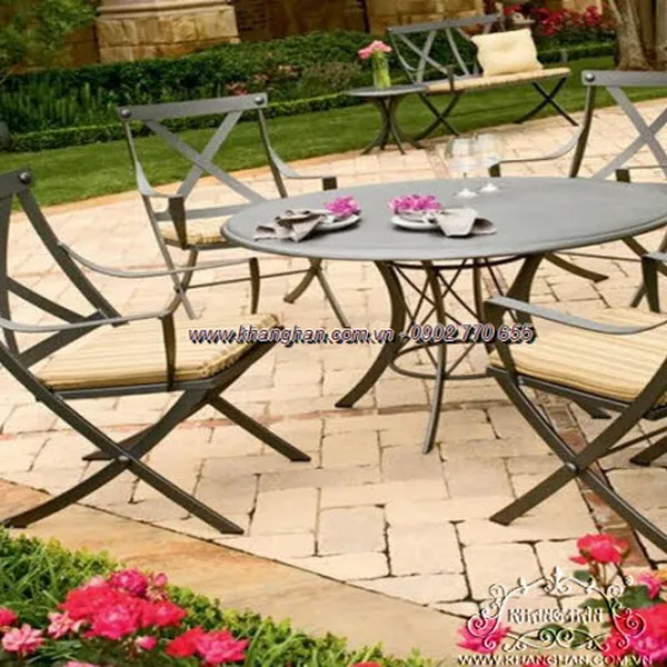 Lựa chọn mẫu bàn ghế sắt mỹ thuật đẹp mắt và sang trọng đón xuân Ất Mùi 2015