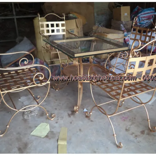 Tại sao Mẫu bàn ghế sắt được yêu thích năm 2013 mà  cho đến nay vẫn được yêu thích ?