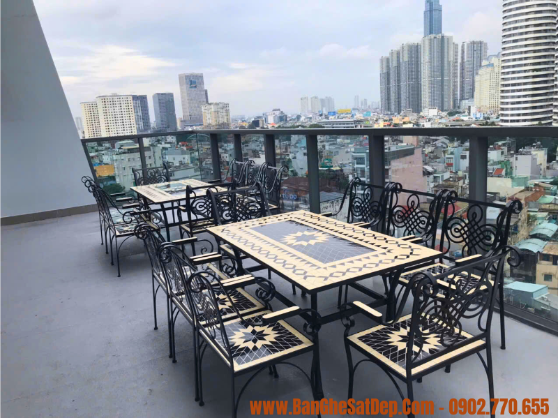 Bàn ghế sân vườn  Bàn ghế sân vườn