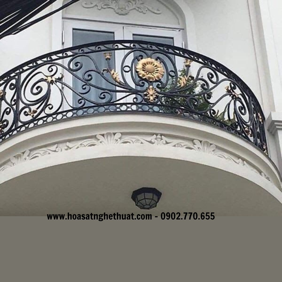Mẫu ban công sắt rèn nghệ thuật KH24-BC01 Mẫu ban công sắt rèn nghệ thuật KH24-BC01