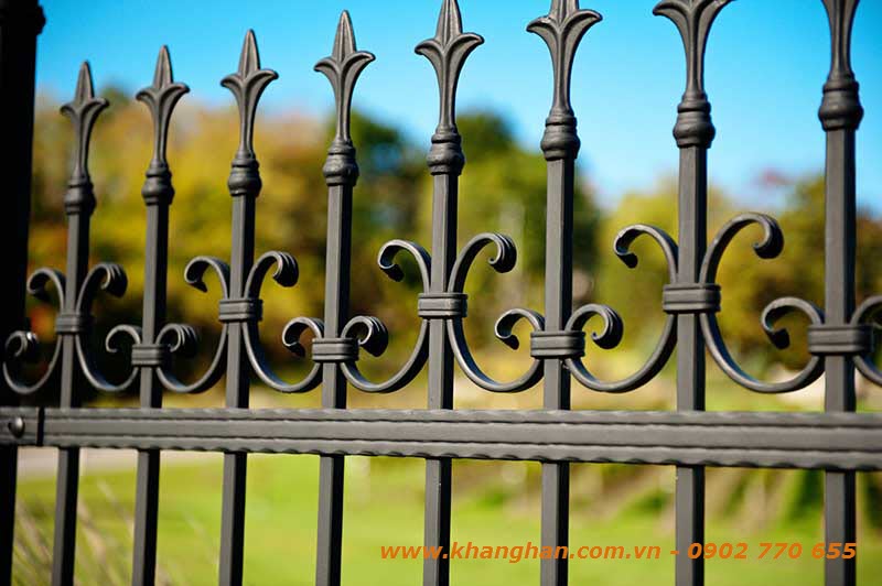 Hàng rào sắt nghệ thuật, nét đẹp giữa đúc và rèn.