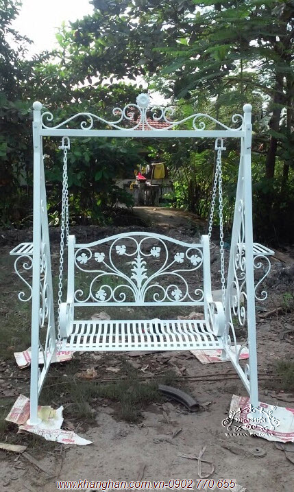 Ghế xích đu bằng sắt uốn mỹ thuật KH-XD022 Ghế xích đu bằng sắt uốn mỹ thuật KH-XD022