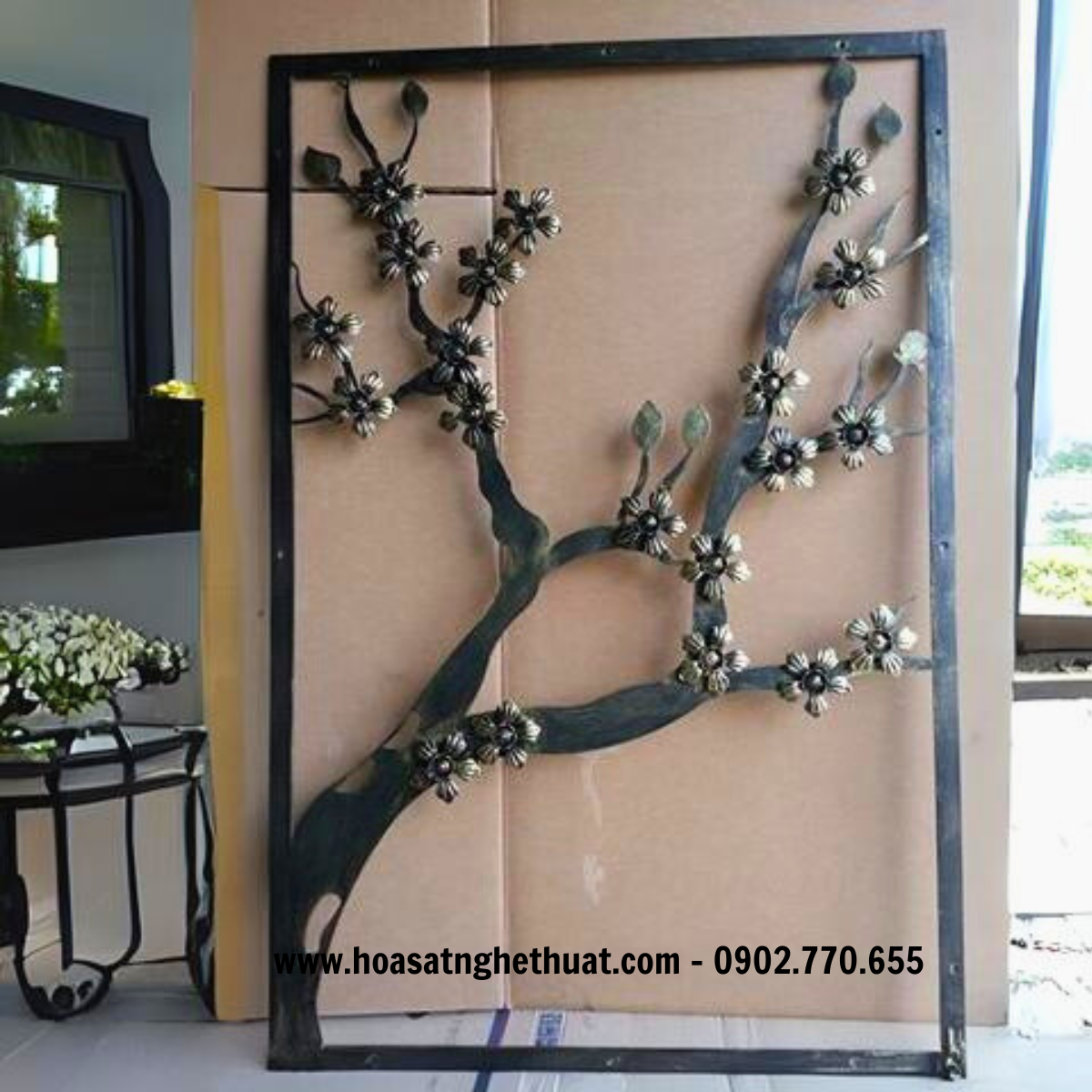 Khung trang trí hoa đào bằng sắt uốn nghệ thuật Khung trang trí hoa đào bằng sắt uốn nghệ thuật