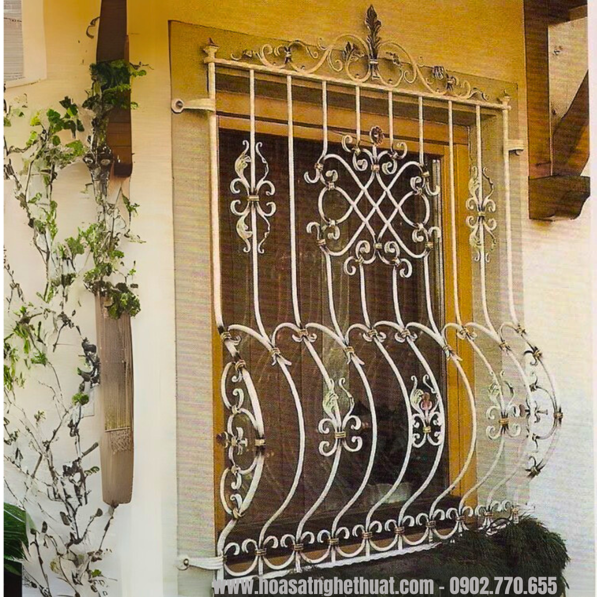 Khung bảo vệ cửa sổ sắt mỹ thuật KH25-CS01 Khung bảo vệ cửa sổ sắt mỹ thuật KH25-CS01