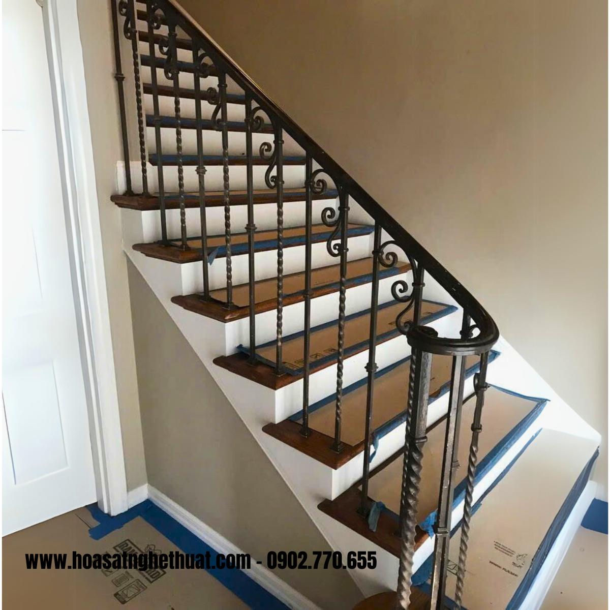 Cầu thang sắt mỹ thuật theo phong cách hiện đại Cầu thang sắt mỹ thuật theo phong cách hiện đại