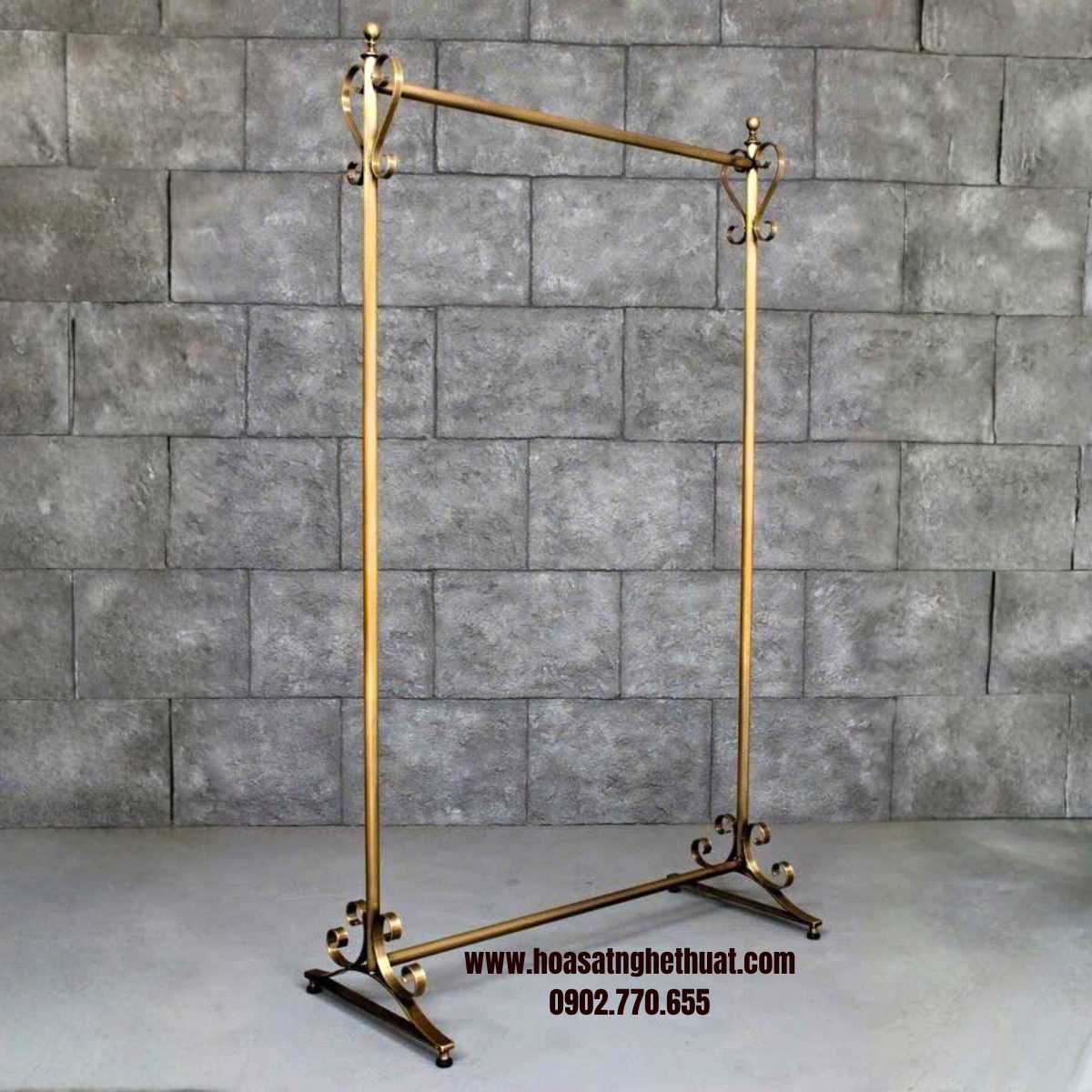 Giá treo quần áo shop thời trang KH25-ST03 Giá treo quần áo shop thời trang KH25-ST03