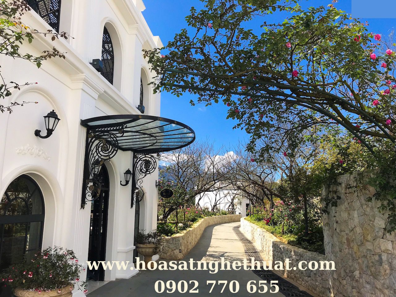 Kỳ quan sắt rèn trong khu vườn cổ tích mang phong cách Châu Âu hiện đại Kỳ quan sắt rèn trong khu vườn cổ tích mang phong cách Châu Âu hiện đại