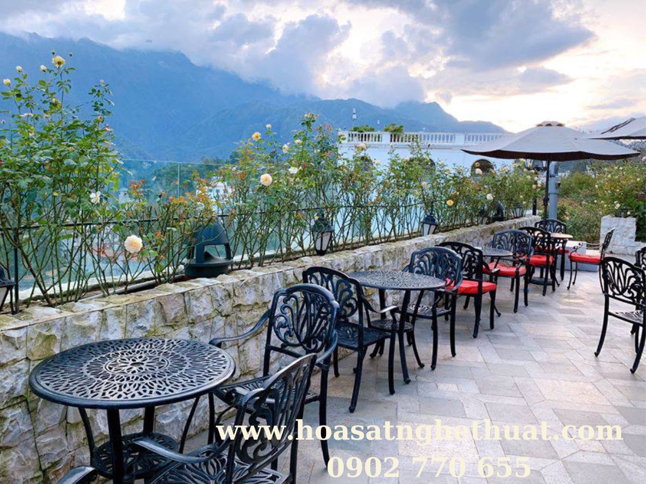 Kỳ quan sắt rèn trong khu vườn cổ tích mang phong cách Châu Âu hiện đại Kỳ quan sắt rèn trong khu vườn cổ tích mang phong cách Châu Âu hiện đại