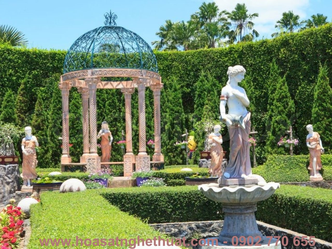 Kỳ quan sắt rèn trong khu vườn cổ tích mang phong cách Châu Âu hiện đại Kỳ quan sắt rèn trong khu vườn cổ tích mang phong cách Châu Âu hiện đại