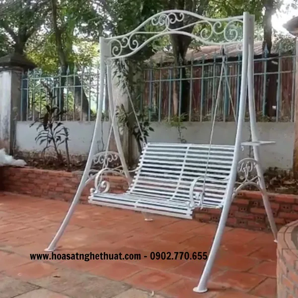 wrought iron swing Khang Han