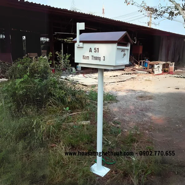 Thùng thư sắt  nghệ thuật đơn giản đầy nét tinh tế