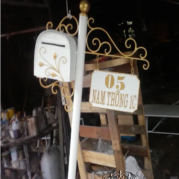 Thùng thư sắt mỹ thuật đẹp cho nhà biệt thự, nhà phố