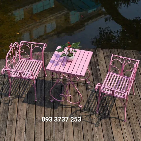 BÀN VUÔNG 2 GHẾ SẮT RÈN PHONG CÁCH CỔ ĐIỂN PHÁP