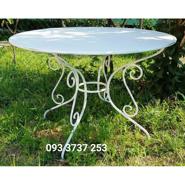BÀN SÂN VƯỜN SẮT MỸ 