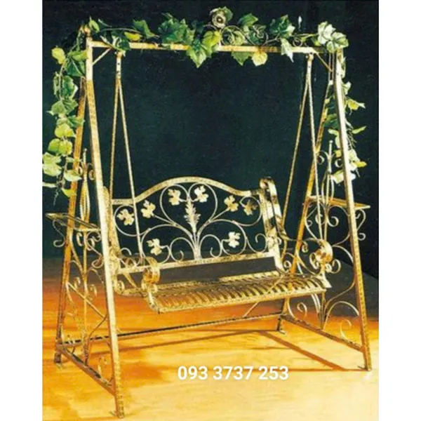 XÍCH ĐU SẮT TRANG TRÍ HOA LEO - NÉT LÃNG MẠN CHO SÂN VƯỜN