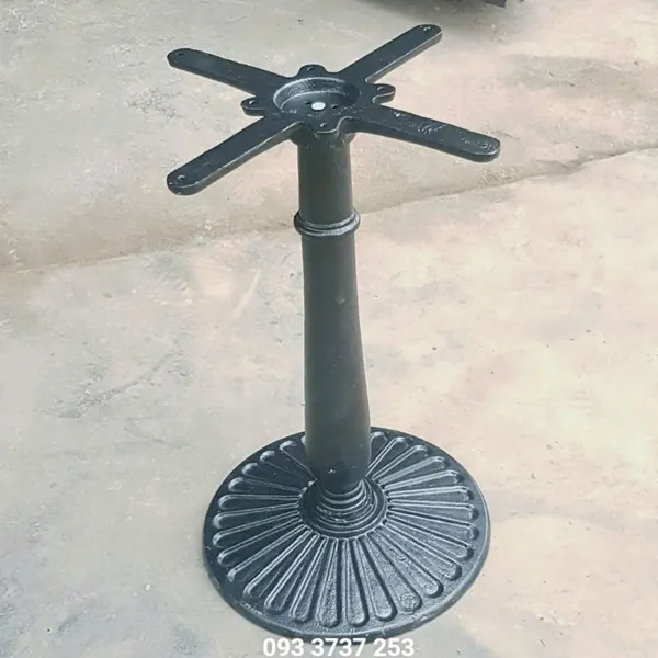 CHÂN BÀN GANG ĐÚC HỌA TIẾT CÁCH HOA