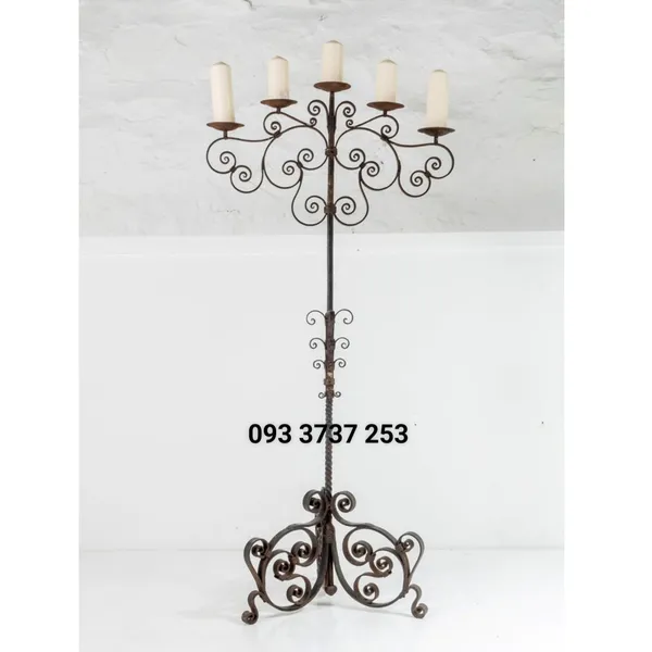 ĐÈN NẾN SẮT HOA VĂN DUYÊN DÁNG