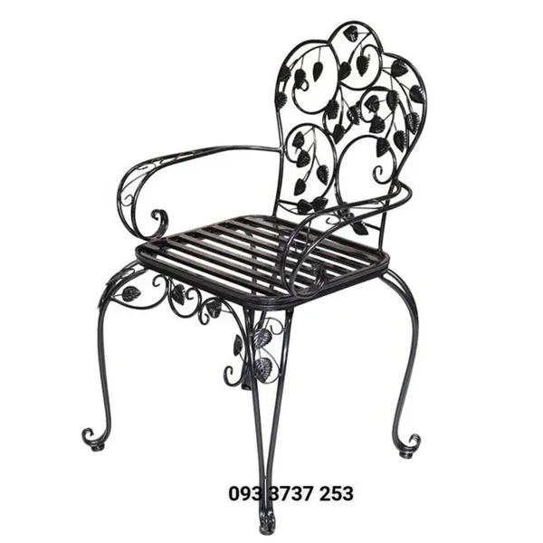 GHẾ SẮT UỐN KẾT HỢP CHIẾC LÁ ĐỘC ĐÁO