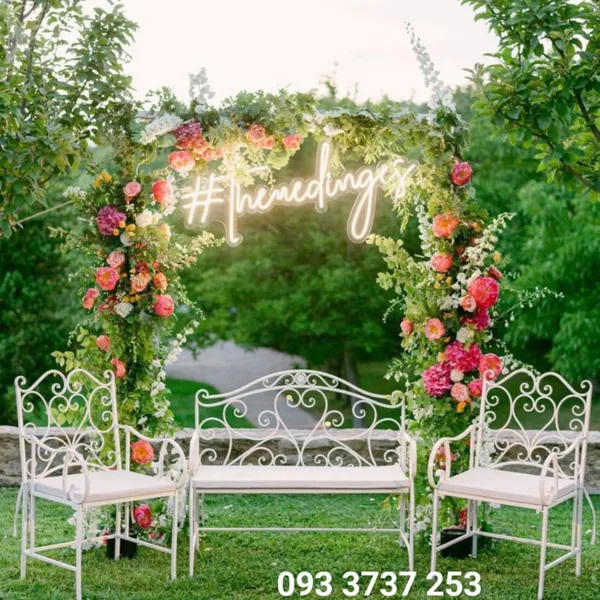 BÀN GHẾ SẮT RÈN TRANG TRÍ TIỆC NGOÀI TRỜI ĐẸP LÃNG MẠN