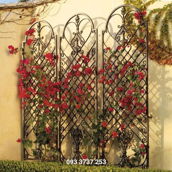 Khung trang trí sắt uôn hoa văn nghệ thuật đẹp