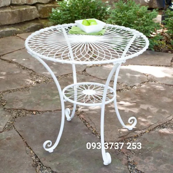 BÀN SẮT MỸ THUẬT MÀU TRẮNG SANG TRỌNG