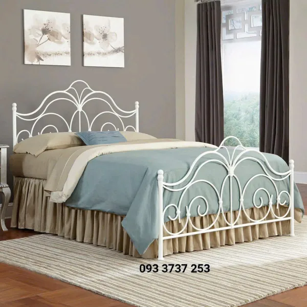 GIƯỜNG SẮT MỸ THUẬT MÀU TRẮNG CỔ