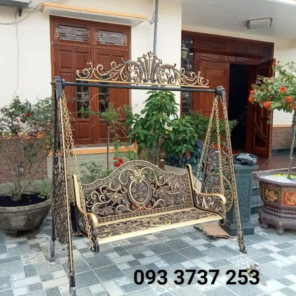 XÍCH ĐU NHÔM ĐÚC NGOÀI TRỜI
