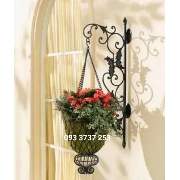EKE SẮT TREO HOA ĐẸP ẤN TƯỢNG