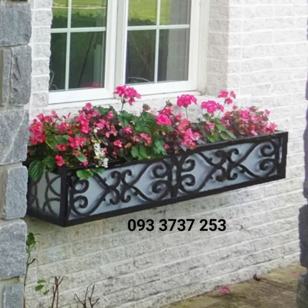 KỆ HOA DÀI ỐP TƯỜNG SẮT RÈN MỸ THUẬT 