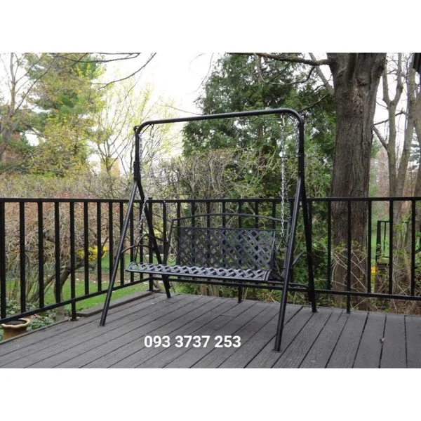 XÍCH ĐU NGOÀI TRỜI BẰNG SẮT