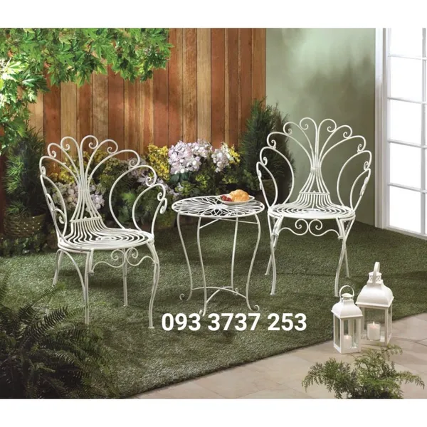 BÀN GHẾ SẮT UỐN NGHỆ THUẬT CHO SÂN VƯỜN