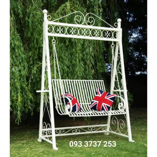 XÍCH ĐU SÂN VƯỜN SẮT MỸ THUẬT ĐẸP