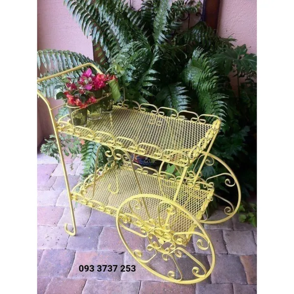 XE ĐẨY SẮT UỐN - TIỆN LỢI, NÂNG TẦM DỊCH VỤ NHÀ HÀNG