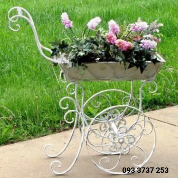 XE TRANG TRÍ HOA SẮT UỐN ĐẸP DUYÊN DÁNG