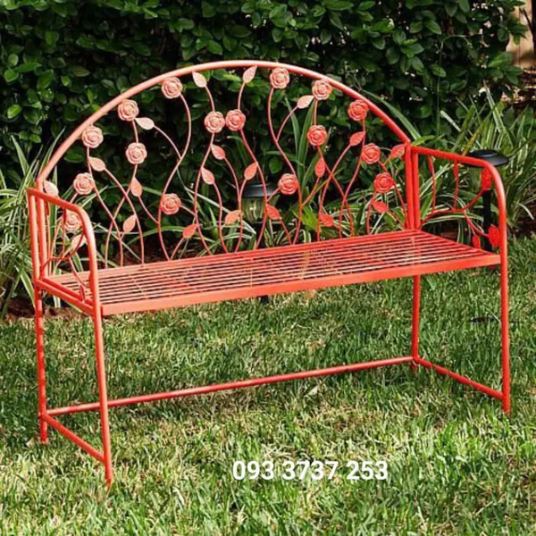 GHẾ HOA HỒNG SẮT UỐN - ĐIỂM NHẤN LÃNG MẠN CHO SÂN VƯỜN