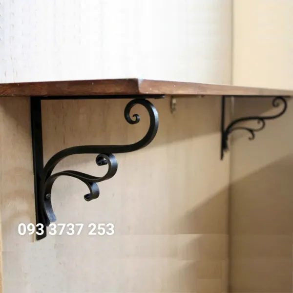 EKE SẮT BẮT VÀO TƯỜNG LÀM KỆ TRANG TRÍ