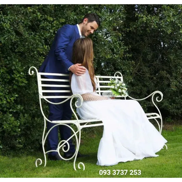 BĂNG GHẾ TÌNH YÊU SẮT MỸ THUẬT