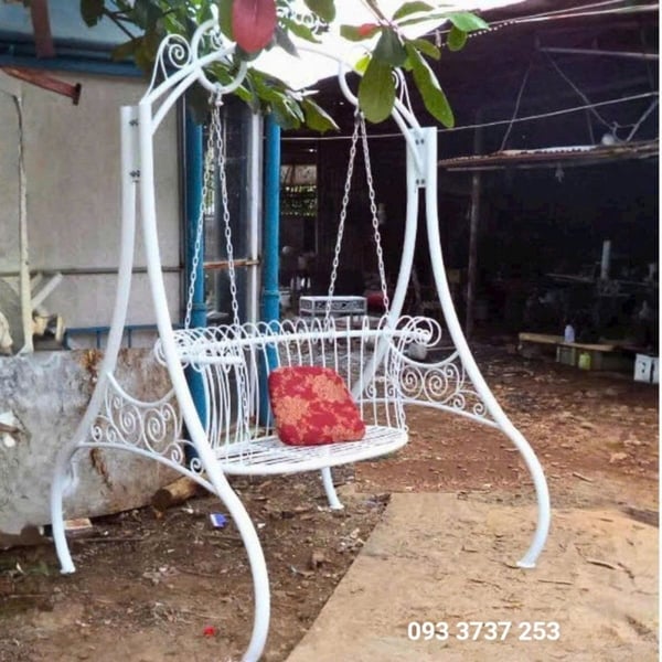 XÍCH ĐU NGOÀI TRỜI BẰNG SẮT MỸ THUẬT