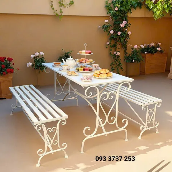 BỘ BÀN GHẾ SẮT UỐN TRANG TRÍ KHÔNG GIAN NGOÀI TRÒI ĐẸP