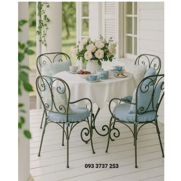 BÀN GHẾ SẮT NGHỆ THUẬT NGOÀI TRỜI