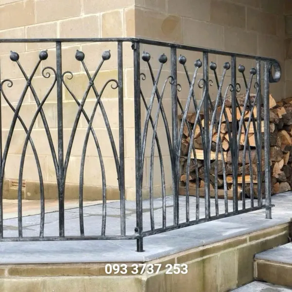 Ban công sắt rèn nghệ thuật KH14-BC014
