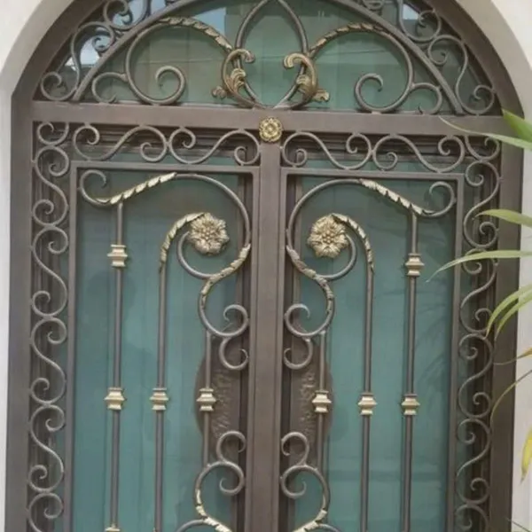 Khung bảo vệ cửa sô sắt rèn cho biệt thự  KH25-CS0011
