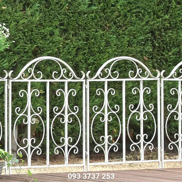 Hàng rào sắt uốn hoa văn duyên dáng  KH25 - HR0011