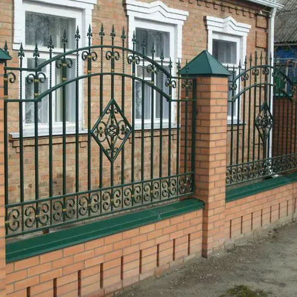 Hàng rào sắt rèn nghệ thuật KH15-HR002